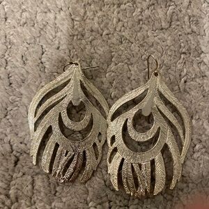 Kendra scott gold feather earrings